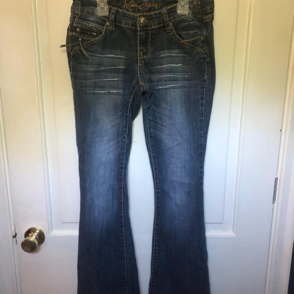Ariya Jeans